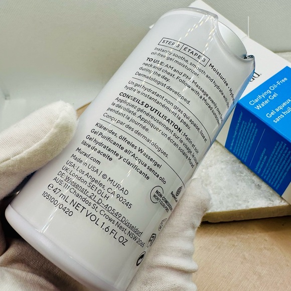 NEW! Murad Clarifying Oil-Free Water Gel - Step 3 - Picture 4 of 10